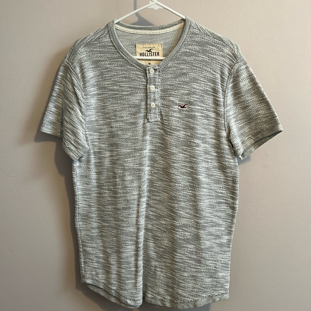 Hollister, Men’s Medium short sleeve shirt.